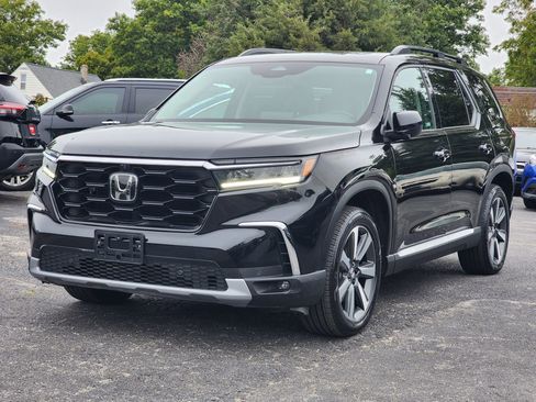 Used 2023 Honda Pilot Elite image 3