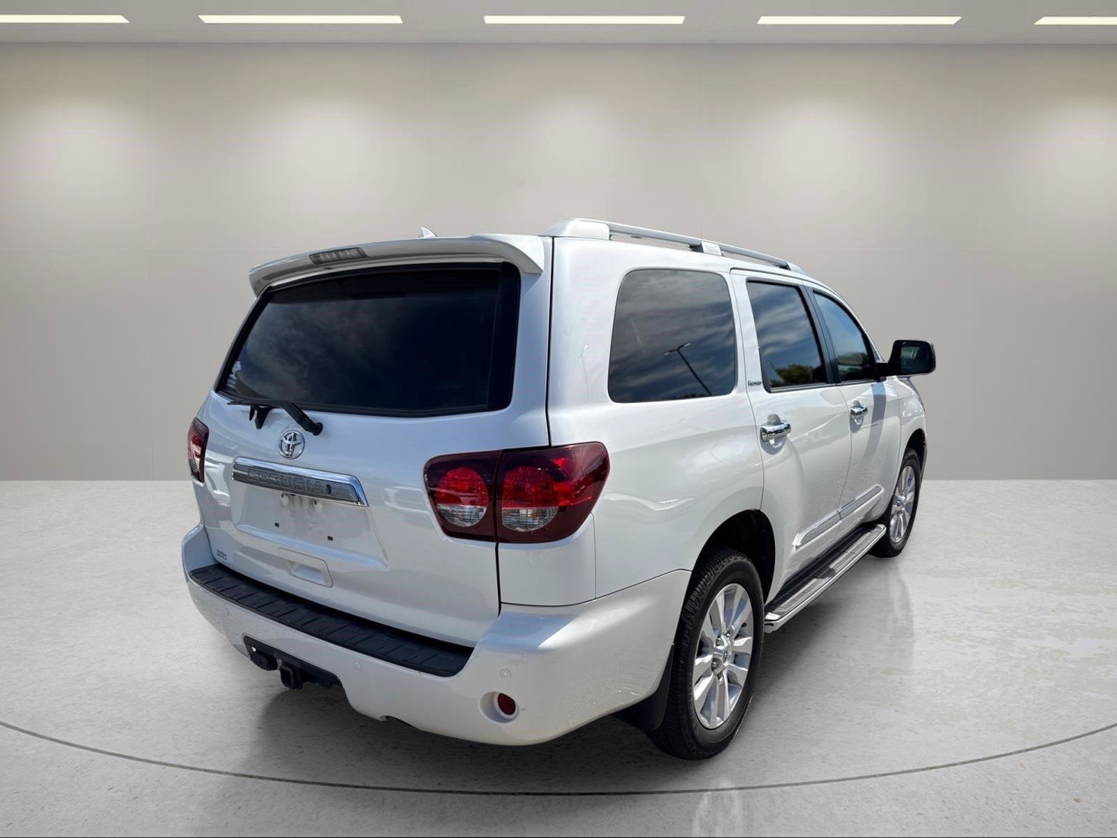 Used 2018 Toyota Sequoia Platinum AWD/4WD image 14