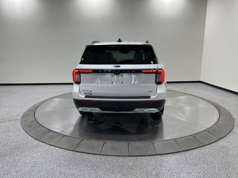 New 2026 Ford Explorer Active w/ Active Comfort Package image 5