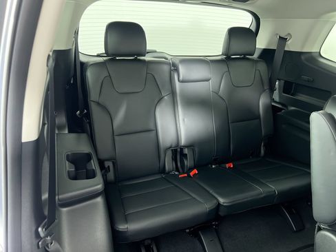 Used 2023 Kia Telluride EX w/ EX Captain's Chair Package FWD image 27
