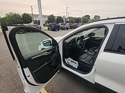 Used 2021 Ford Escape SEL AWD/4WD image 19