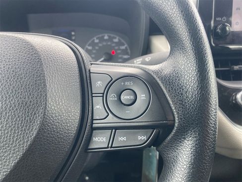 Used 2023 Toyota Corolla LE image 19