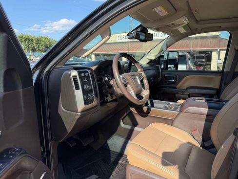 Used 2017 GMC Sierra 2500 Denali w/ Duramax Plus Package AWD/4WD image 13