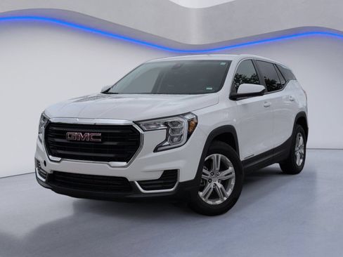 Used 2024 GMC Terrain SLE FWD image 2