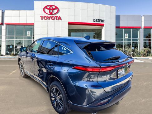 Certified 2021 Toyota Venza LE AWD/4WD image 5