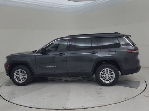 New 2025 Jeep Grand Cherokee L Laredo image 9