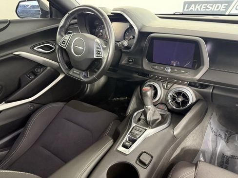Used 2017 Chevrolet Camaro SS image 15