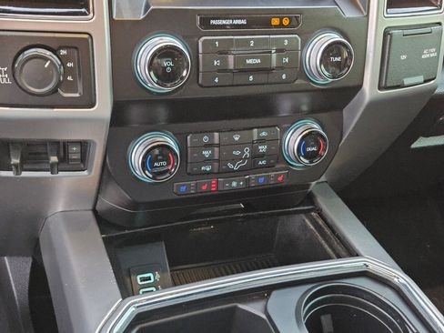 Used 2019 Ford F250 Platinum w/ Platinum Ultimate Package image 28