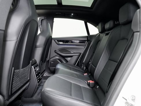 Used 2025 Porsche Macan Electric image 23