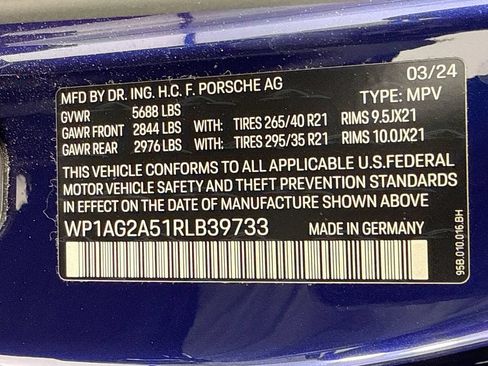 Certified 2024 Porsche Macan S AWD/4WD image 12