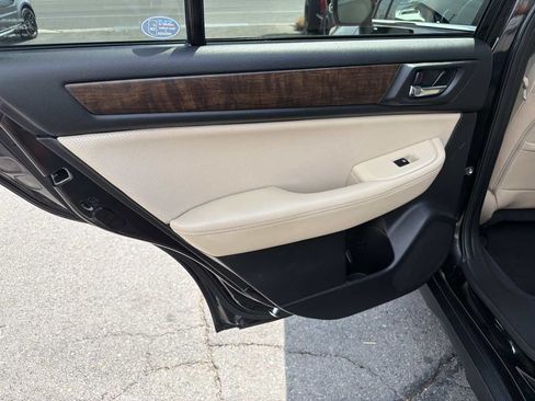 Used 2017 Subaru Outback 2.5i Limited AWD/4WD image 13