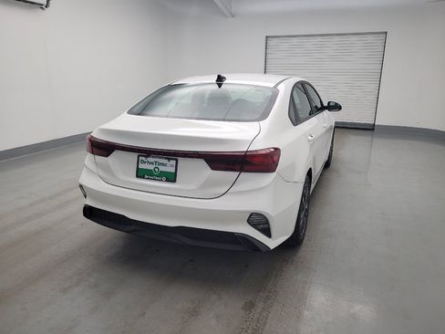 Used 2024 Kia Forte LXS FWD image 7
