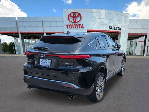 Used 2024 Toyota Venza XLE AWD/4WD image 4