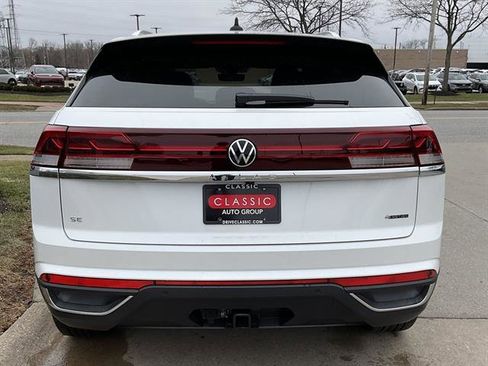 New 2026 Volkswagen Atlas Cross Sport SE image 4