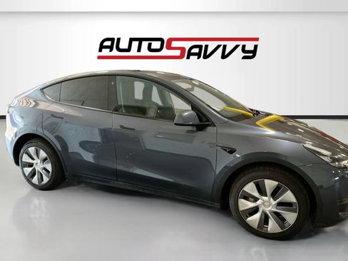 Used 2023 Tesla Model Y Long Range AWD/4WD image 8