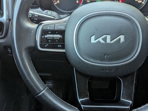 Used 2023 Kia Sorento S w/ Panoramic Sunroof Package image 21