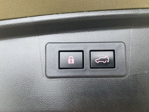 Used 2022 Subaru Outback Premium image 8