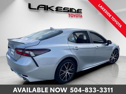 Used 2023 Toyota Camry SE image 6
