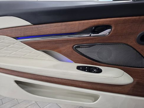 Used 2024 Aston Martin DB12 Convertible image 16