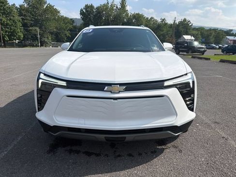 Used 2025 Chevrolet Blazer EV LT AWD/4WD image 8