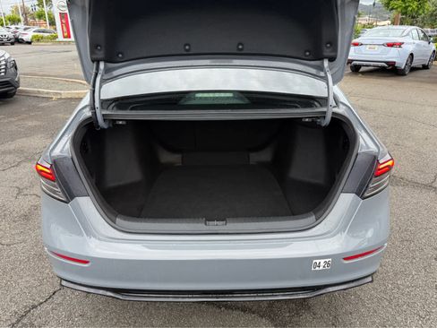 Used 2024 Honda Accord Sport image 11