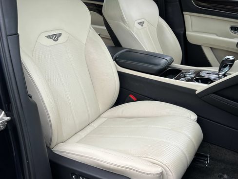 Used 2023 Bentley Bentayga Extended Wheelbase AWD/4WD image 38