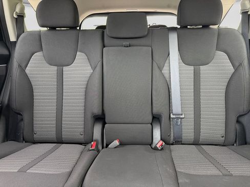 Used 2023 Kia Sorento LX AWD/4WD image 16
