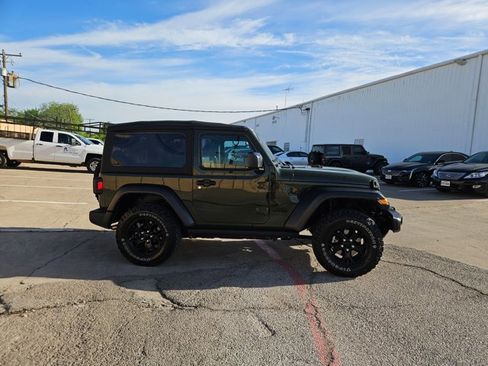 Used 2021 Jeep Wrangler Sport image 4