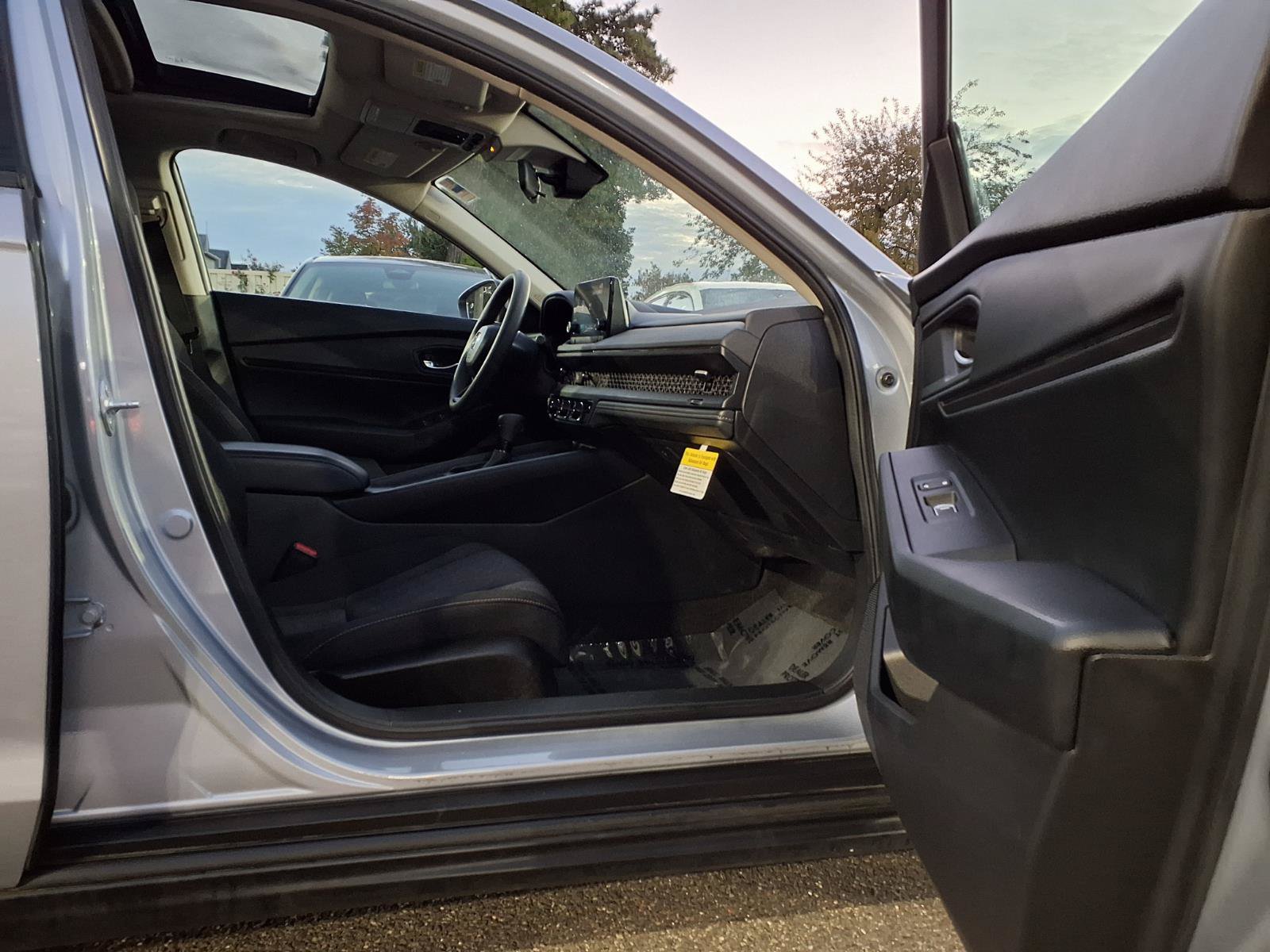 Used 2023 Honda Accord EX image 18