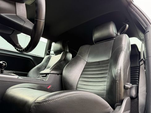 Used 2010 Dodge Challenger R/T image 11