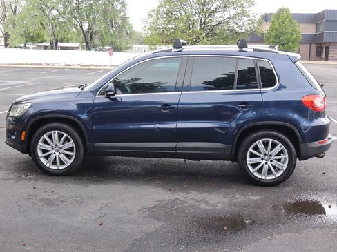 Used 2011 Volkswagen Tiguan SEL AWD/4WD image 9