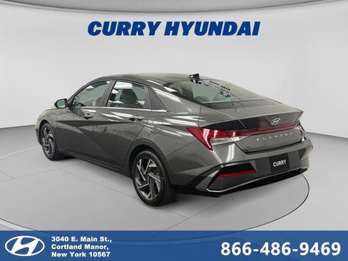 Used 2024 Hyundai Elantra SEL w/ Convenience Package FWD image 3