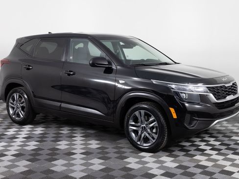 Used 2022 Kia Seltos LX AWD/4WD image 10