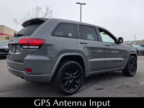 Used 2019 Jeep Grand Cherokee Altitude image 13