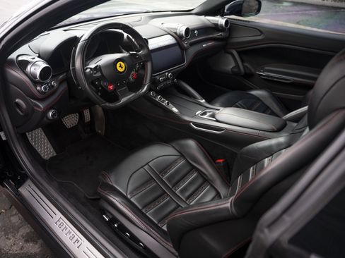 Certified 2018 Ferrari GTC4Lusso image 23