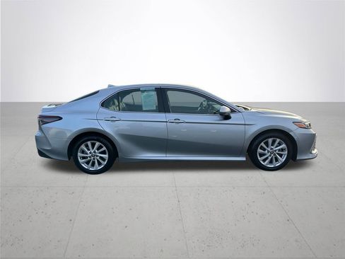 Used 2023 Toyota Camry LE image 8