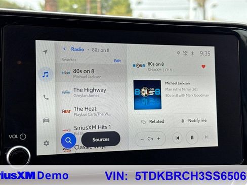 Certified 2025 Toyota Highlander XLE image 28