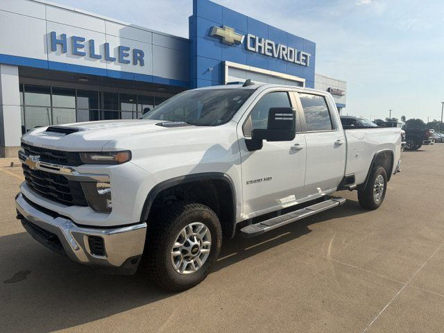 Used 2026 Chevrolet Silverado 2500 LT AWD/4WD image 3