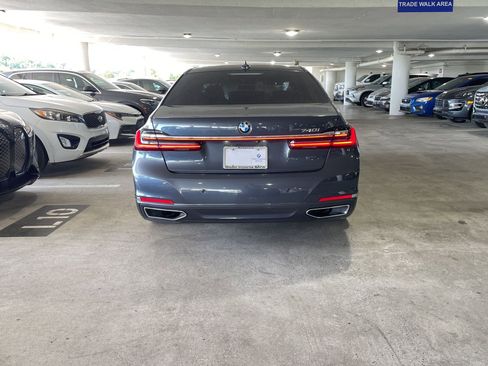 Used 2020 BMW 740i w/ Premium Package RWD image 8
