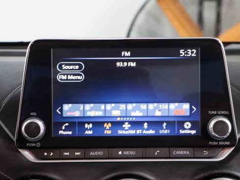 Used 2025 Nissan Sentra SV FWD image 19