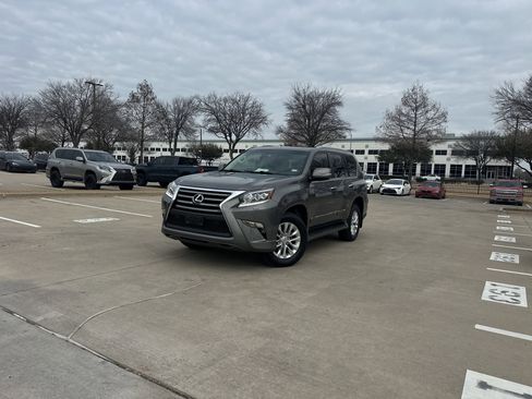 Used 2014 Lexus GX 460 image 3