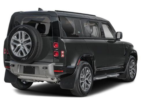 Used 2024 Land Rover Defender 110 X-Dynamic SE AWD/4WD image 2