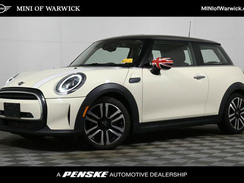 Certified 2022 MINI Cooper 2-Door Hardtop image 1