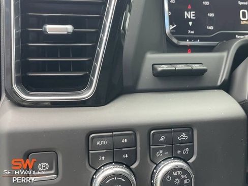 New 2025 GMC Sierra 2500 Denali w/ Denali Reserve Package AWD/4WD image 26