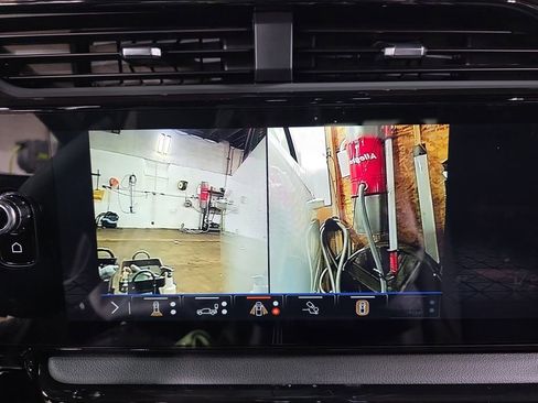 New 2026 GMC Sierra 2500 AT4 w/ AT4 Premium Plus Package AWD/4WD image 24
