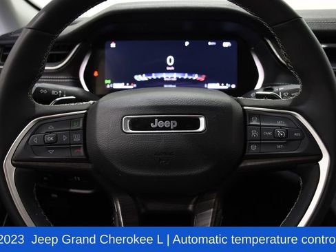 Used 2023 Jeep Grand Cherokee L Limited w/ Luxury Tech Group II AWD/4WD image 11