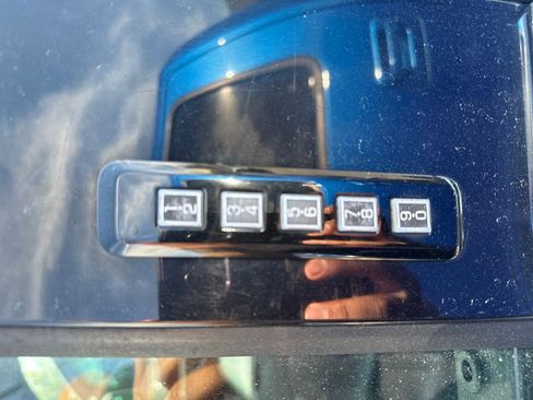 Used 2019 Ford F150 Platinum w/ Trailer Tow Package image 27