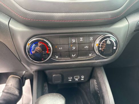 Used 2022 Chevrolet TrailBlazer RS FWD image 24