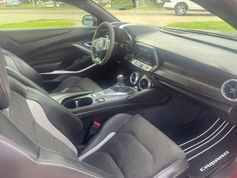 Used 2018 Chevrolet Camaro SS RWD image 10