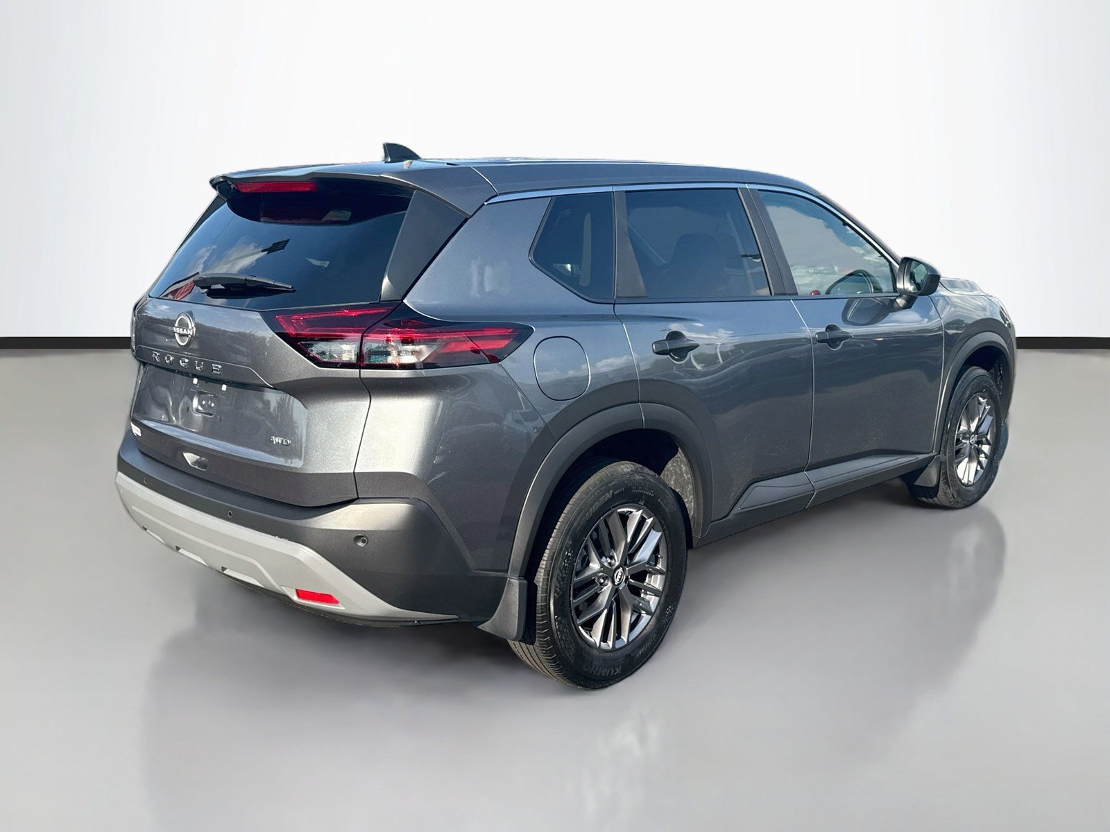 Used 2023 Nissan Rogue S AWD/4WD image 7